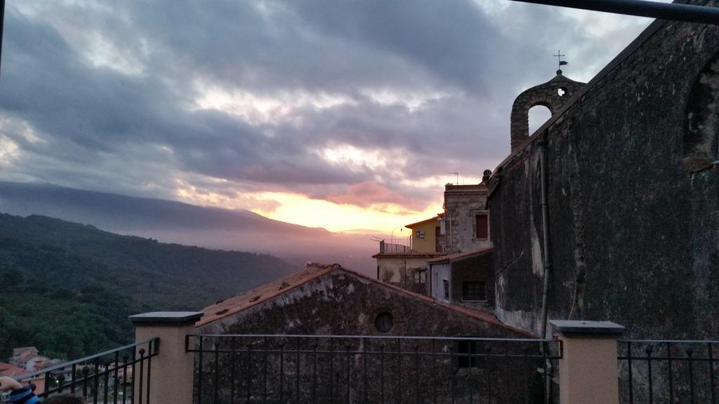 Cento Tari' Guest House Castiglione De Sicilia Exterior foto